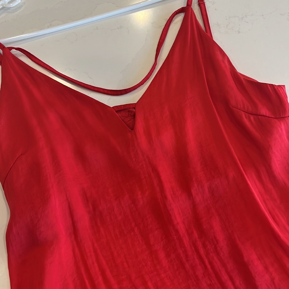 Red top - Picture 3 of 4